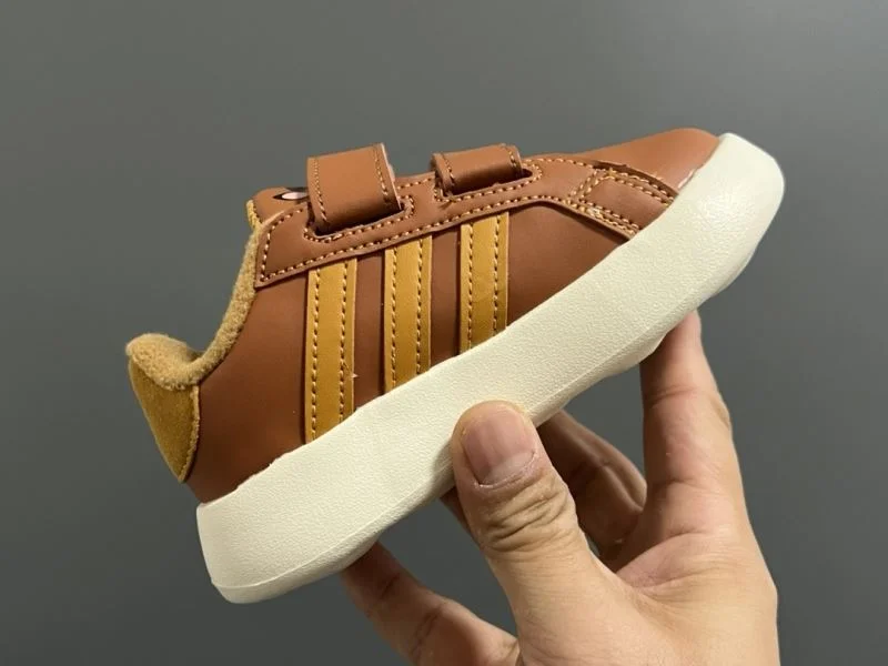 ModernLook ADIDAS SHOES 30120
