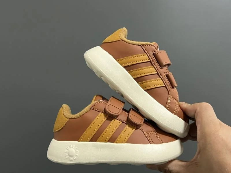 ModernLook ADIDAS SHOES 30120
