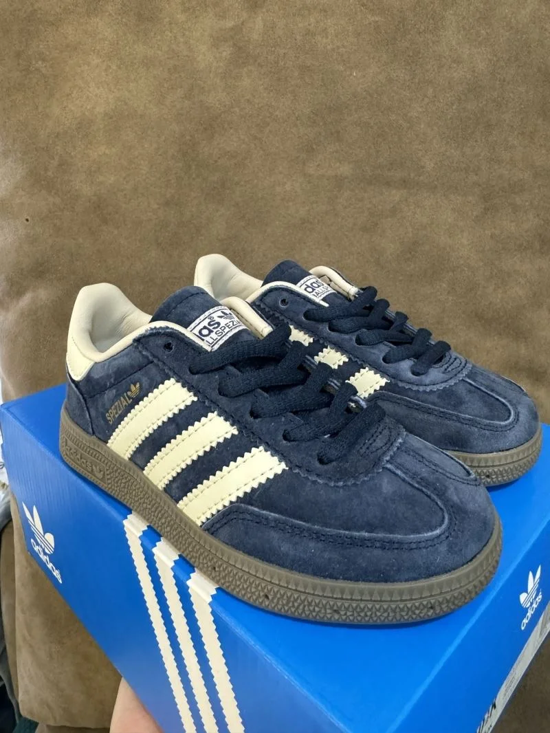 ADIDAS SHOES Snug 29067