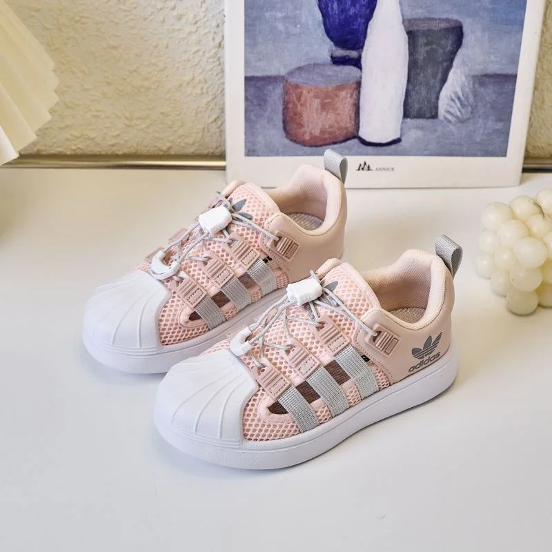 ADIDAS SHOES UrbanChic 29000