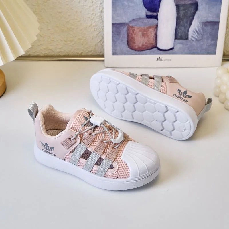 ADIDAS SHOES UrbanChic 29000