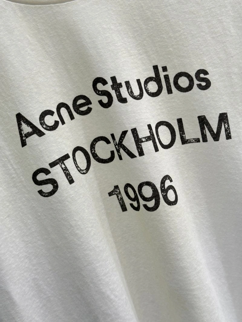 Acne T-Shirts Sophisticated 155111