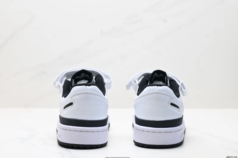 Stylish Adidas Forum Shoes 671