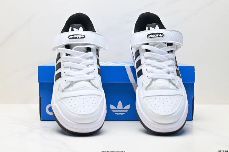 Stylish Adidas Forum Shoes 671