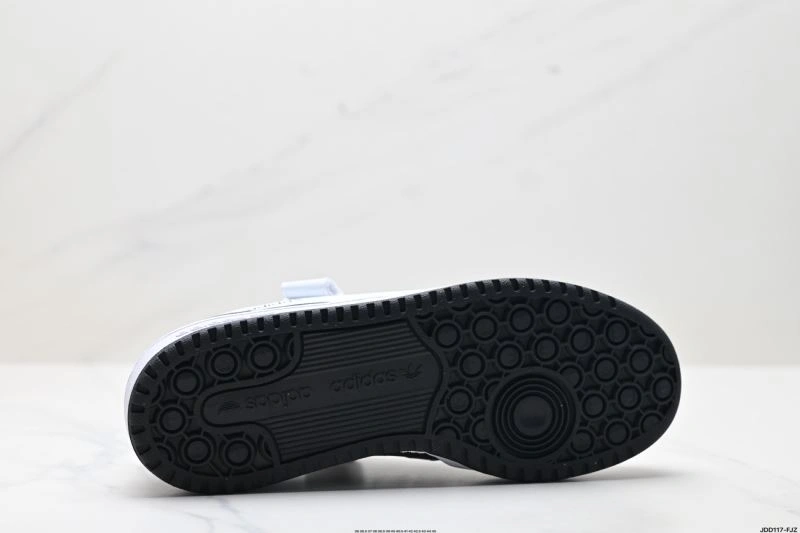 Stylish Adidas Forum Shoes 671