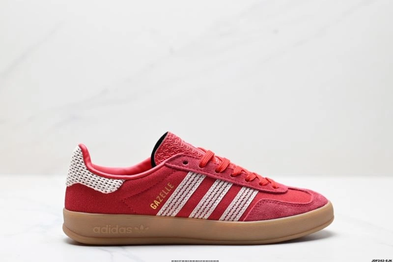 Adidas Gazelle Shoes WellDesigned 1421
