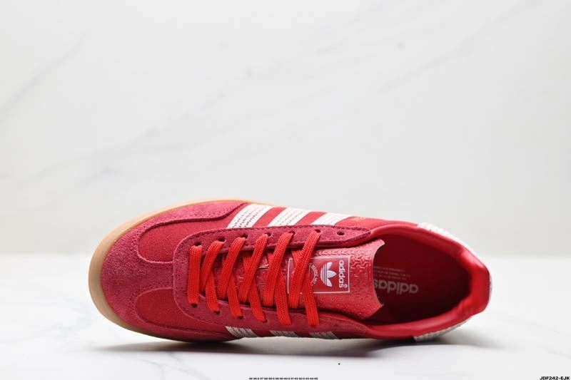 Adidas Gazelle Shoes WellDesigned 1421
