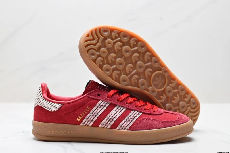 Adidas Gazelle Shoes WellDesigned 1421
