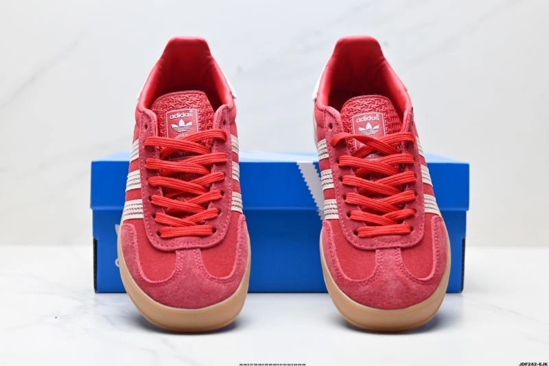 Adidas Gazelle Shoes WellDesigned 1421