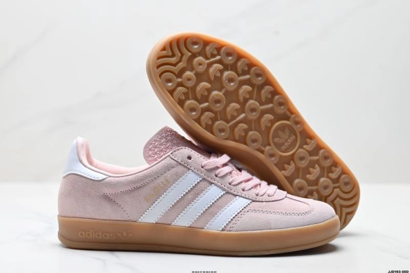 Modern Adidas Gazelle Shoes 1400
