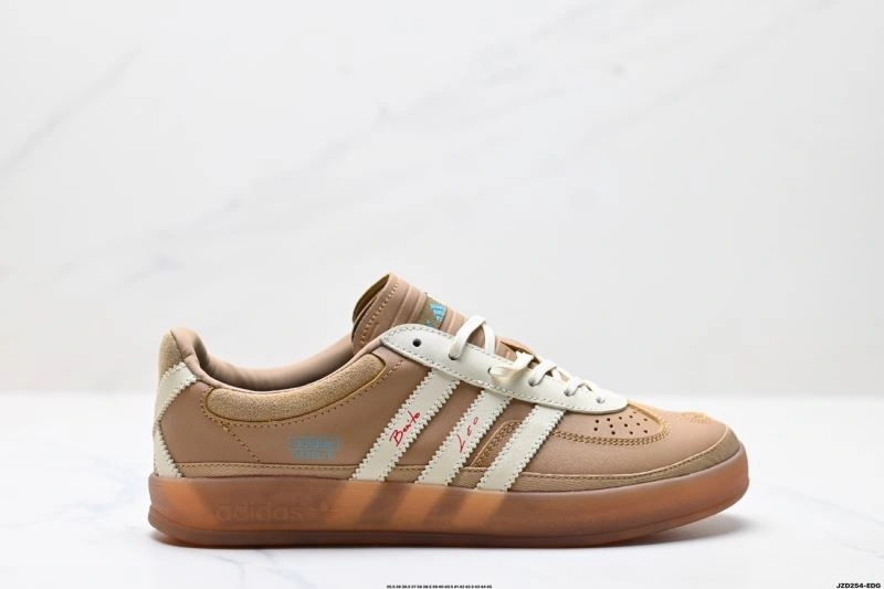 WellDesigned Adidas Gazelle Shoes 1393