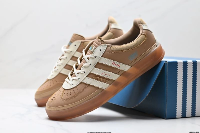 WellDesigned Adidas Gazelle Shoes 1393