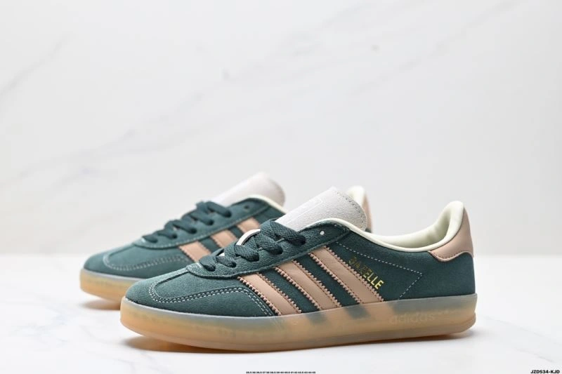 Stylish Adidas Gazelle Shoes 1390