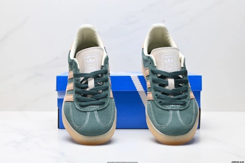 Stylish Adidas Gazelle Shoes 1390