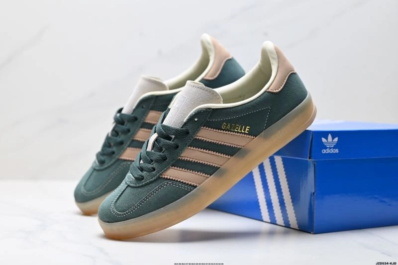 Stylish Adidas Gazelle Shoes 1390