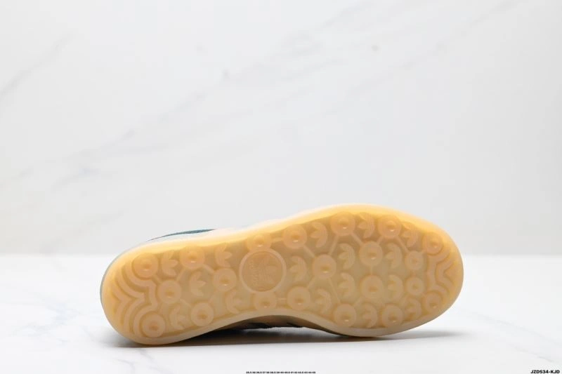 Stylish Adidas Gazelle Shoes 1390