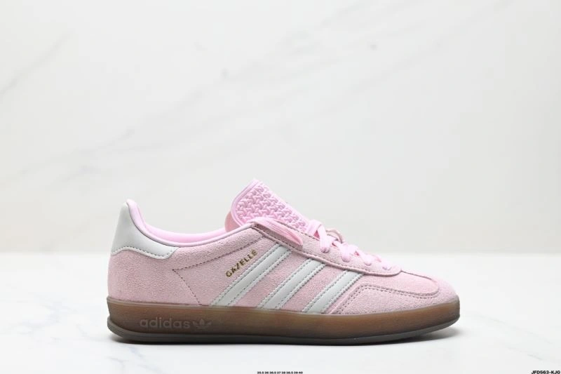 TravelReady Adidas Gazelle Shoes 1377