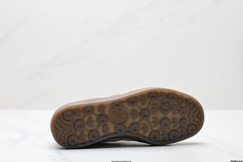 TravelReady Adidas Gazelle Shoes 1377