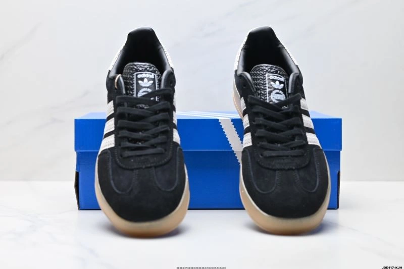 Functional Adidas Gazelle Shoes 1399