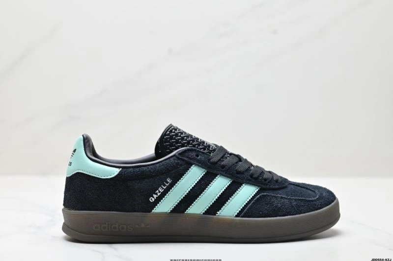 Adidas Gazelle Shoes Seasonal 654