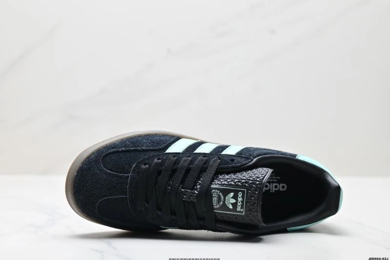 Adidas Gazelle Shoes Seasonal 654