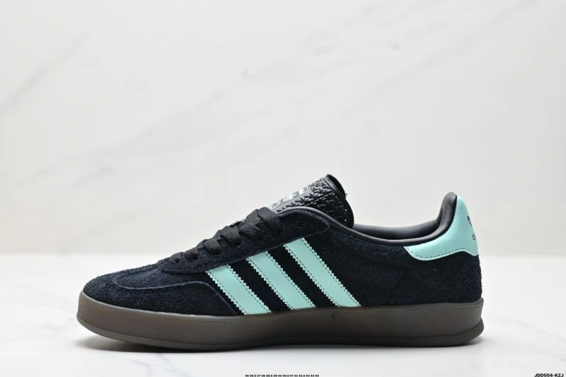 Adidas Gazelle Shoes Seasonal 654