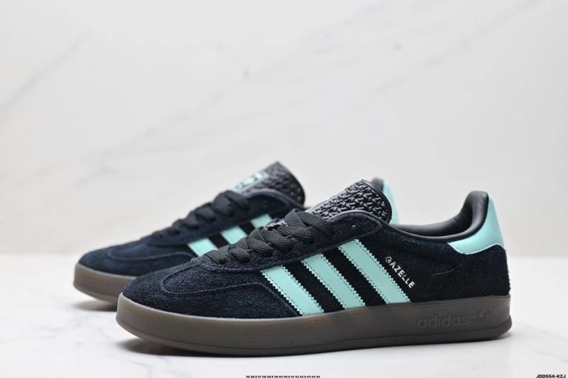 Adidas Gazelle Shoes Seasonal 654