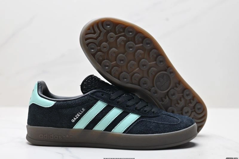 Adidas Gazelle Shoes Seasonal 654