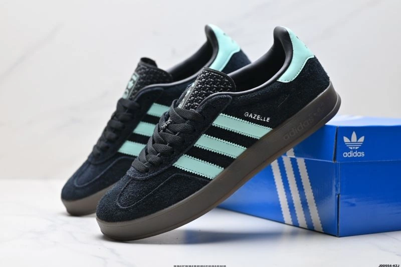 Adidas Gazelle Shoes Seasonal 654