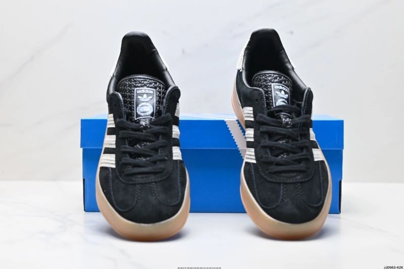Adidas Gazelle Shoes Modern 621