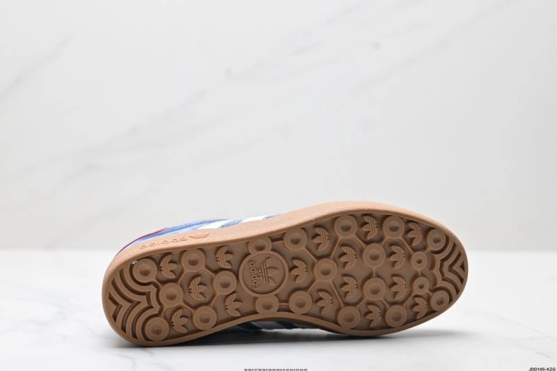 FashionForward Adidas Gazelle Shoes 605