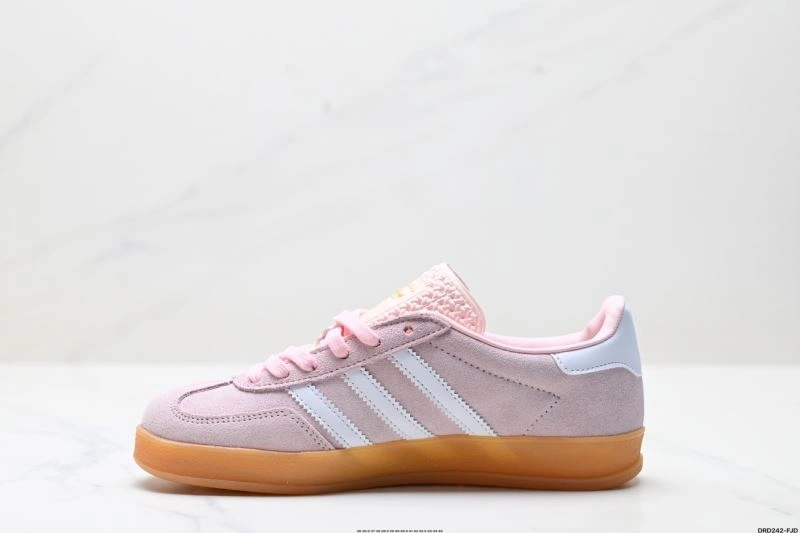 Functional Adidas Gazelle Shoes 609