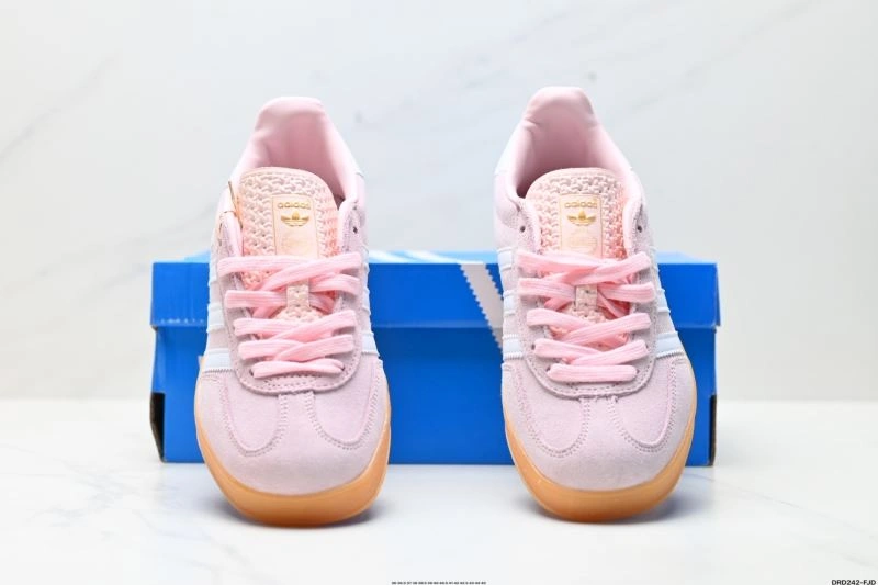 Functional Adidas Gazelle Shoes 609