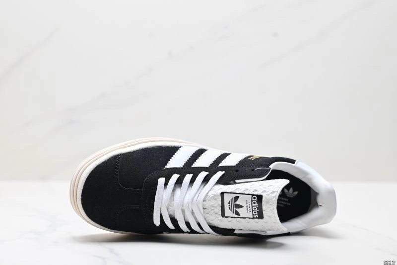 Functional Adidas Gazelle Shoes 597