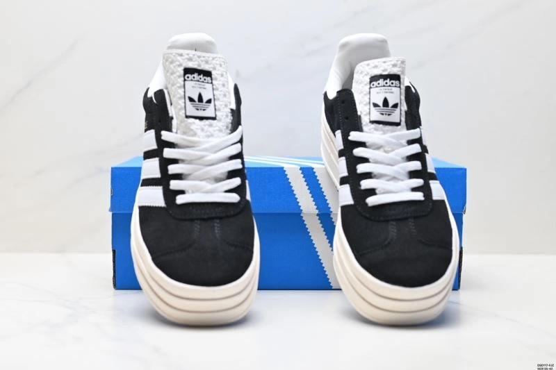 Functional Adidas Gazelle Shoes 597