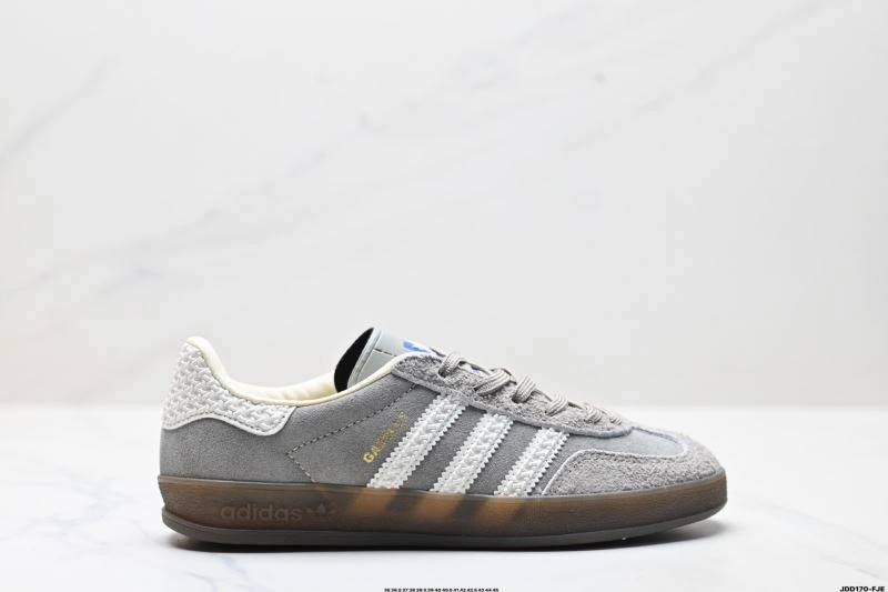 SmoothTexture Adidas Gazelle Shoes 581