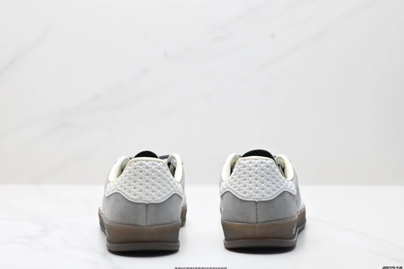 SmoothTexture Adidas Gazelle Shoes 581