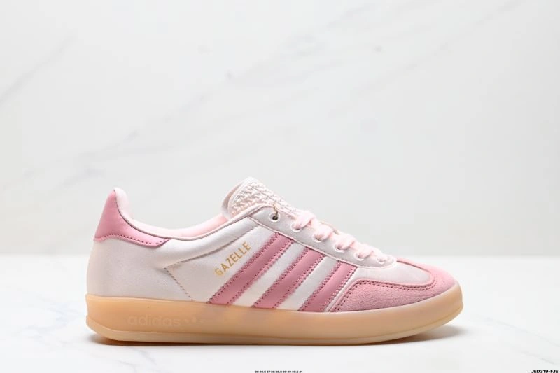 WellDesigned Adidas Gazelle Shoes 582