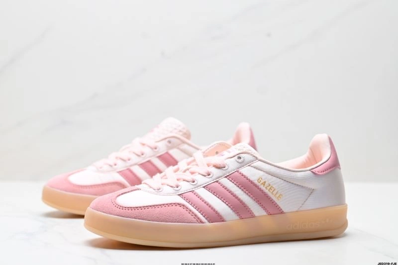 WellDesigned Adidas Gazelle Shoes 582