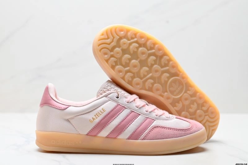 WellDesigned Adidas Gazelle Shoes 582