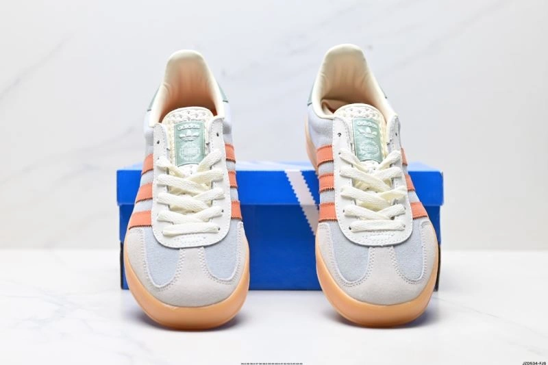 Adidas Gazelle Shoes TravelReady 571