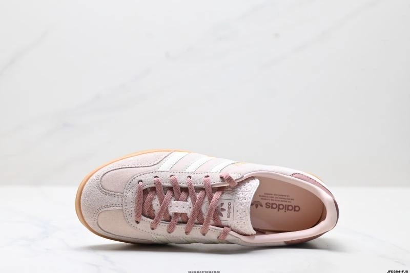 Cozy Adidas Gazelle Shoes 565