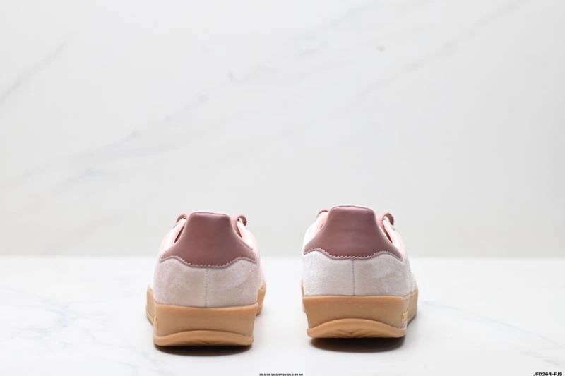 Cozy Adidas Gazelle Shoes 565