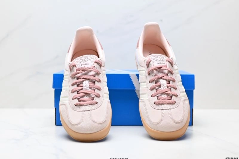 Cozy Adidas Gazelle Shoes 565