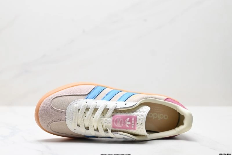 Adidas Gazelle Shoes TravelReady 633
