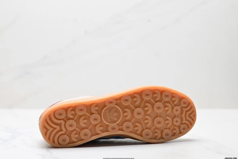 Adidas Gazelle Shoes TravelReady 633