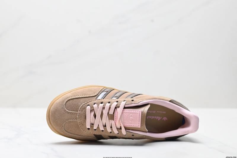 TechFriendly Adidas Gazelle Shoes 552