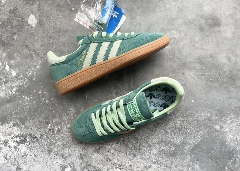 Neat Adidas Handball Shoes 16118