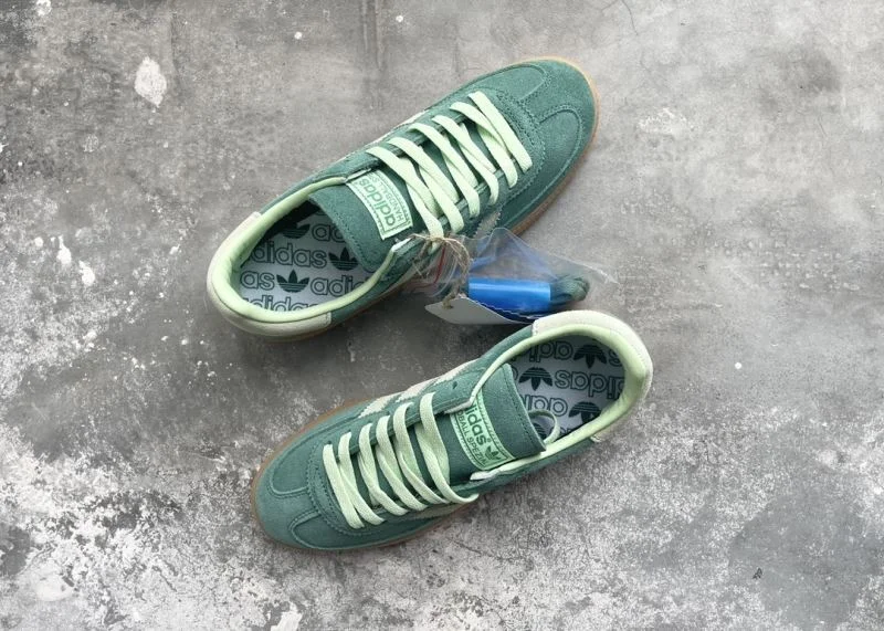 Neat Adidas Handball Shoes 16118