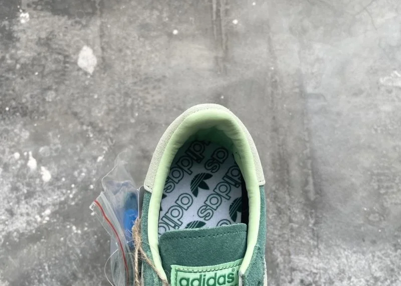 Neat Adidas Handball Shoes 16118